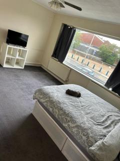3 Bedroom Thundersley Apartment - 6