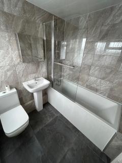 3 Bedroom Thundersley Apartment - Rayleigh - 2