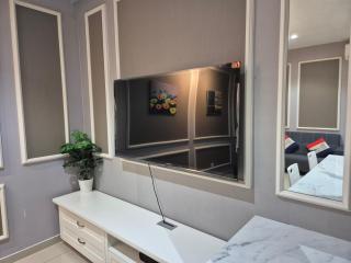 2-5pax 1R1B PREMIUM SUITE, Opposite i-City Shopping Mall, FREE WIFI 55" Smart TV - 6
