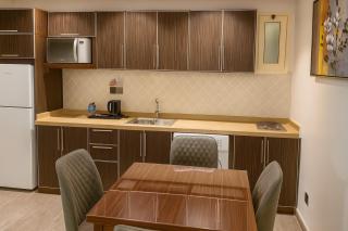 Elite Served Apartments - Al Cornich - 7