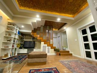 Azure Homestay - 0