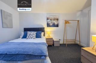 Modern 3BDR House By Properties With Joy Short Lets & Serviced Accommodation Manchester With Free WiFi & Free Parking - Ashton-under-Lyne - 2