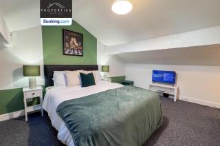 Modern 3BDR House By Properties With Joy Short Lets & Serviced Accommodation Manchester With Free WiFi & Free Parking - 5