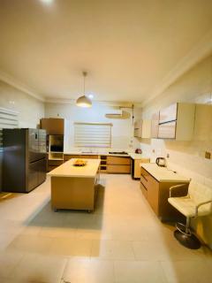 Luxury and Cozy family home - 4