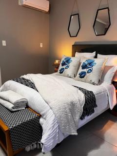 Platinum Airport Lodge & Guesthouse - Pretoria - 4