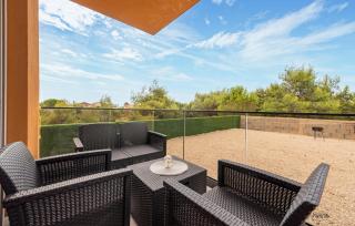 2 Bedroom Gorgeous Apartment In Vir - 9
