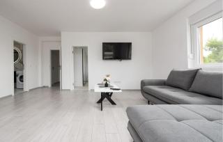 2 Bedroom Gorgeous Apartment In Vir - Vir - 1