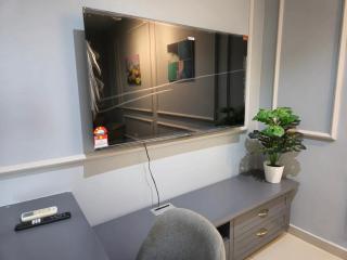 2-5pax 1R1B PREMIUM SUITE, Opposite i-City Shopping Mall, FREE WIFI 55" Smart TV - 3