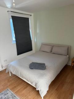 Caledonian 2-BR Saver's Flat - London - 6