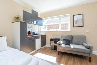 Open Mind Property - Studio Flat with FREE Parking - Bournemouth - 3