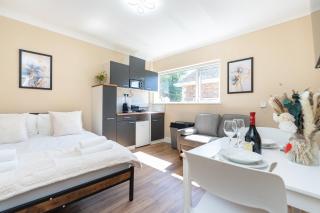 Open Mind Property - Studio Flat with FREE Parking - Bournemouth - 2
