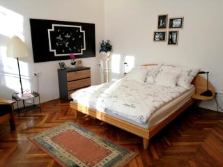 Kati Cozy Apartman In The City Center - 1
