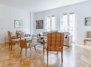Spacious Central-3Bedrooms 3Bathrooms-Sol - 9