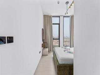 Upscale 2Bedroom with Private Balcony Pool in JVC - 4