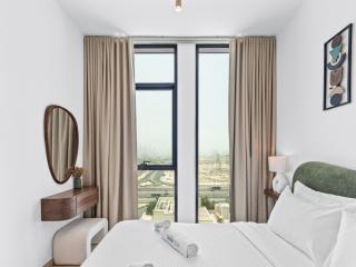 Upscale 2Bedroom with Private Balcony Pool in JVC - 9