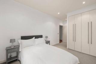 Luxury 2-Bed in Canary Wharf - London - 4