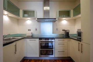 Stylish Penthouse Canary Wharf - 4