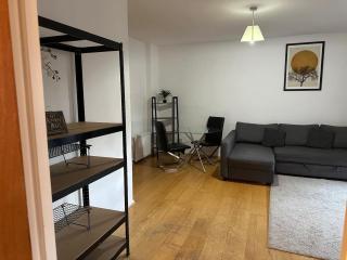Elegant Dockside 2-Bed Stay - London - 8