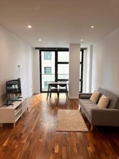 Luxury 2 bed in Canary Wharf - 7
