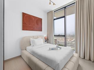 Upscale 2Bedroom with Private Balcony Pool in JVC - 8