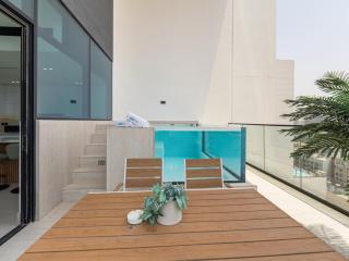 Upscale 2Bedroom with Private Balcony Pool in JVC - 7