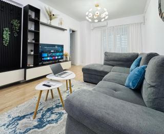 Zenith Central Address Apartment with Parking - 7