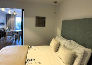 THE DEVLIN APARTMENTS 2 Bedroom Apartment near GMHBA stadium in Geelong - G01 - 3