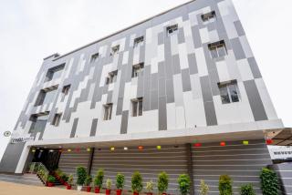 Treebo Airport Inn - 9