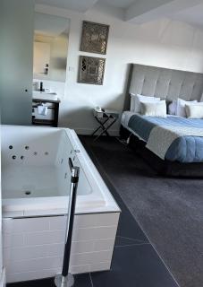 THE DEVLIN APARTMENTS 2 Bedroom Apartment near GMHBA stadium in Geelong - G01 - 7