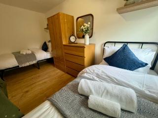 Stylish 4BR Home Close to A45 & NEC Venue - Coventry - 7