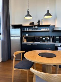 THE DEVLIN APARTMENTS 2 Bedroom Apartment near GMHBA stadium in Geelong - 108 - 4