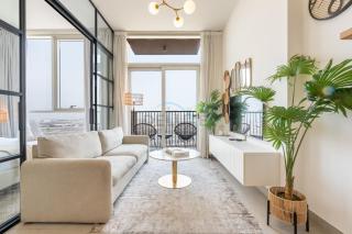 Furnished 1BR Near Dubai Hills Park, Close to the Iconic Dubai Hills Mall, Only 15 Minutes from Burj Khalifa, Collective 20 Tower B, Dubai Hills by Deluxe Holiday Homes - 0