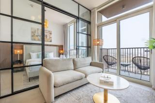 Furnished 1BR Near Dubai Hills Park, Close to the Iconic Dubai Hills Mall, Only 15 Minutes from Burj Khalifa, Collective 20 Tower B, Dubai Hills by Deluxe Holiday Homes - 2