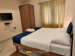 Stay Awhile Hotel - 4