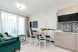 Modern Apartment with Parking and Balcony in Gdynia by Noclegi Renters - Gdynia - 4