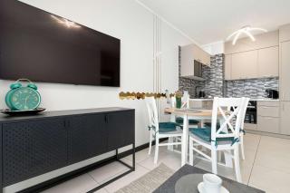 Modern Apartment with Parking and Balcony in Gdynia by Noclegi Renters - Gdynia - 1