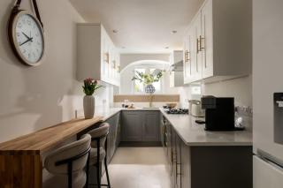 The Atelier A Stylish Cheltenham Hideaway for 4 - - 5