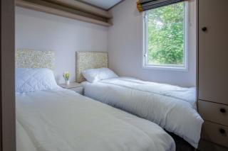 Stonewood Lodge - 2 Bedroom Lodge - New Hedges - 5