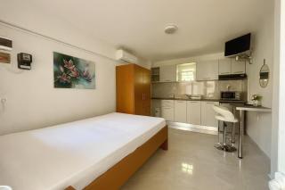 Athena studio - Orfánion - 0