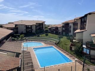 Appartement T1 à 50m du lac avec piscine, salle de jeux et parking, idéal famille/amis - FR-1-379-63 - 3