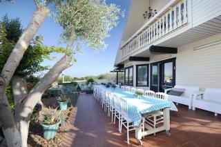 לוז כנרת של רשת לב הגולן - וילה ו-4 צימרים מושלמים עם בריכה משותפת מחוממת ומקורה, ליד הכנרת - 9