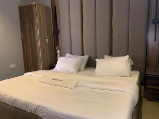 Edebengz Luxury Hub - Uyo - 0