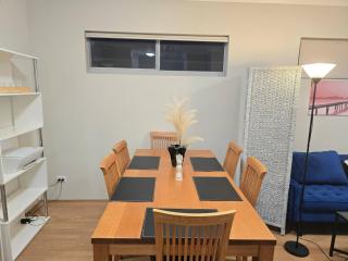 Stylish 2 Bedroom Apartment - Perth - 7
