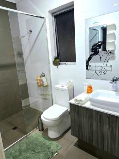 Stylish 2 Bedroom Apartment - Perth - 4