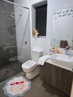 Stylish 2-Bedroom Apartment in Maddington, 15 Minutes from Perth Airport - 6