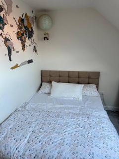 Cosy Double Room in a Private Home in Buckingham, just a 10-minute stroll to the town! - Buckingham - 0