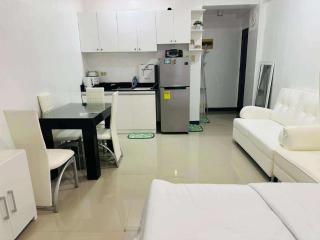 Cozy Studio in Paraaque - Perfect for Transients and Long-Stayers Alike - 3