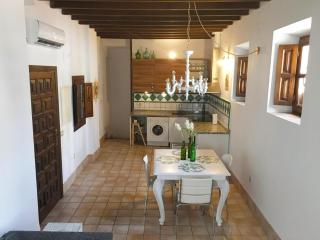 Apartment Elvira Street with Wifi - 9