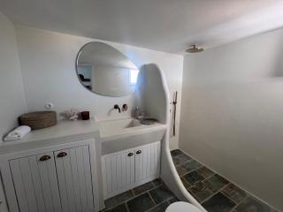 House on the rocks - Kimolos - 6