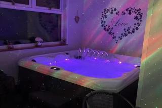 Luxury Shotts Retreat with 5 Bedrooms - Kirk of Shotts - 9